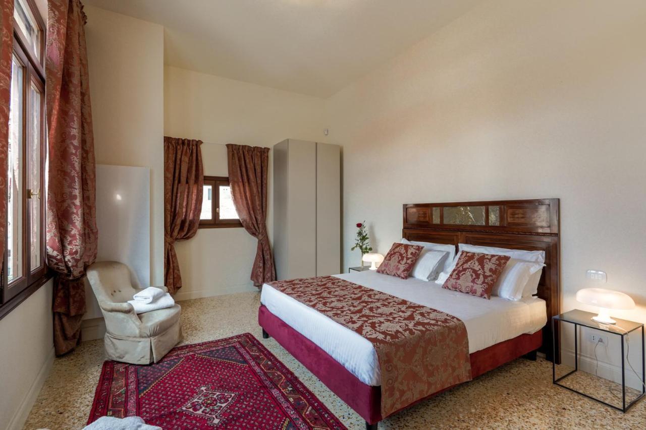 Ca' Longo Palace Damasco Венеция Екстериор снимка