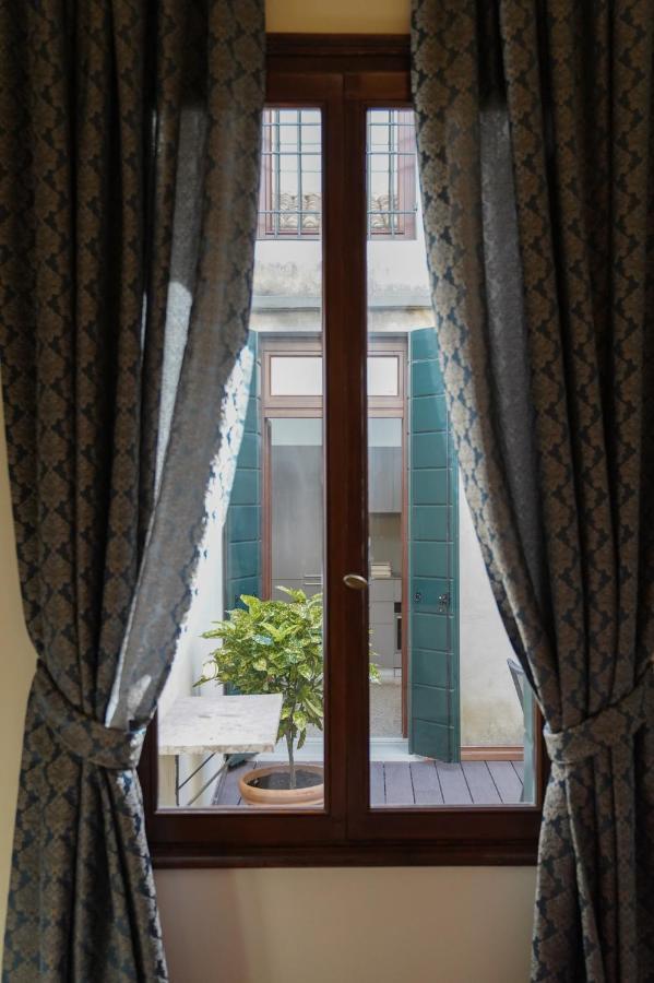 Ca' Longo Palace Damasco Венеция Екстериор снимка