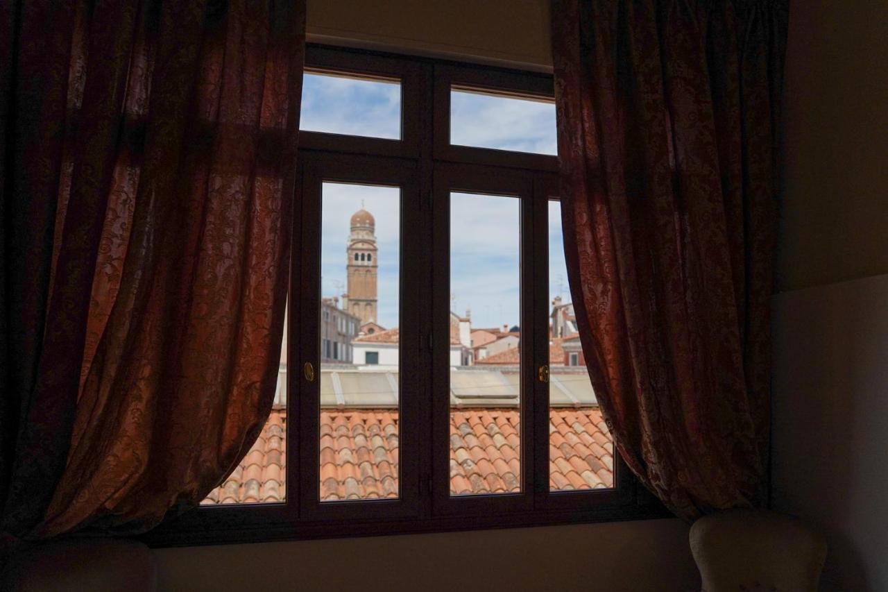 Ca' Longo Palace Damasco Венеция Екстериор снимка