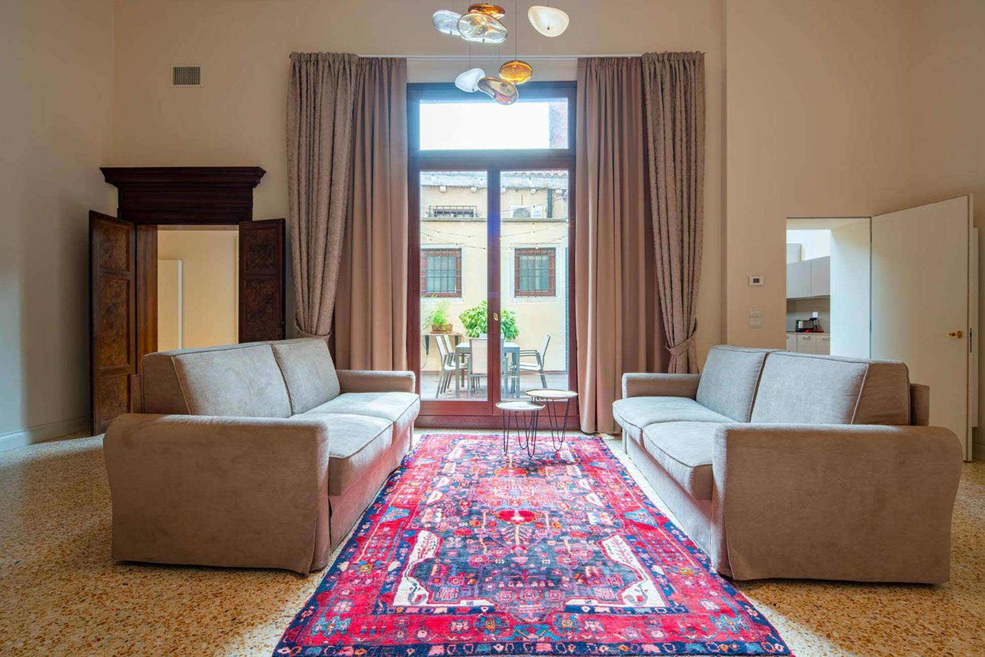Ca' Longo Palace Damasco Венеция Екстериор снимка